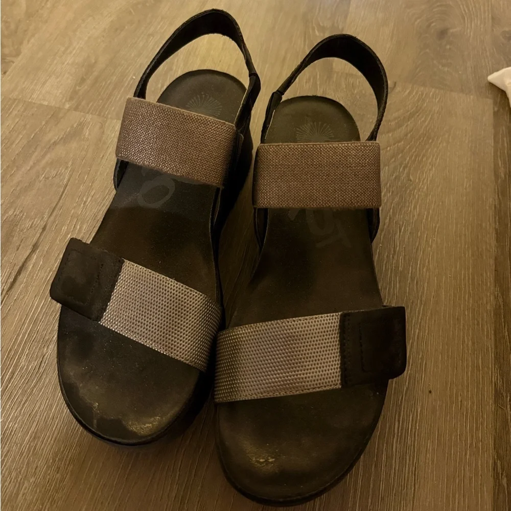 OTBT Strappy Sandals - Picture 2 of 2